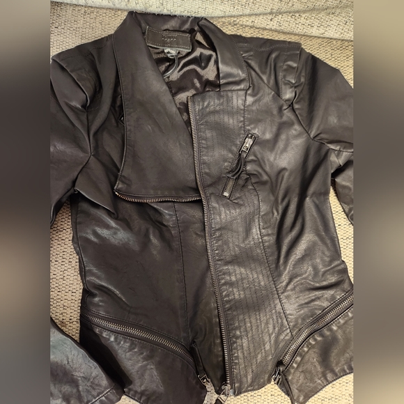 NwT Blank NYC Tailored Vegan Leather Biker Moto Jacket Black Size Small - Picture 13 of 14